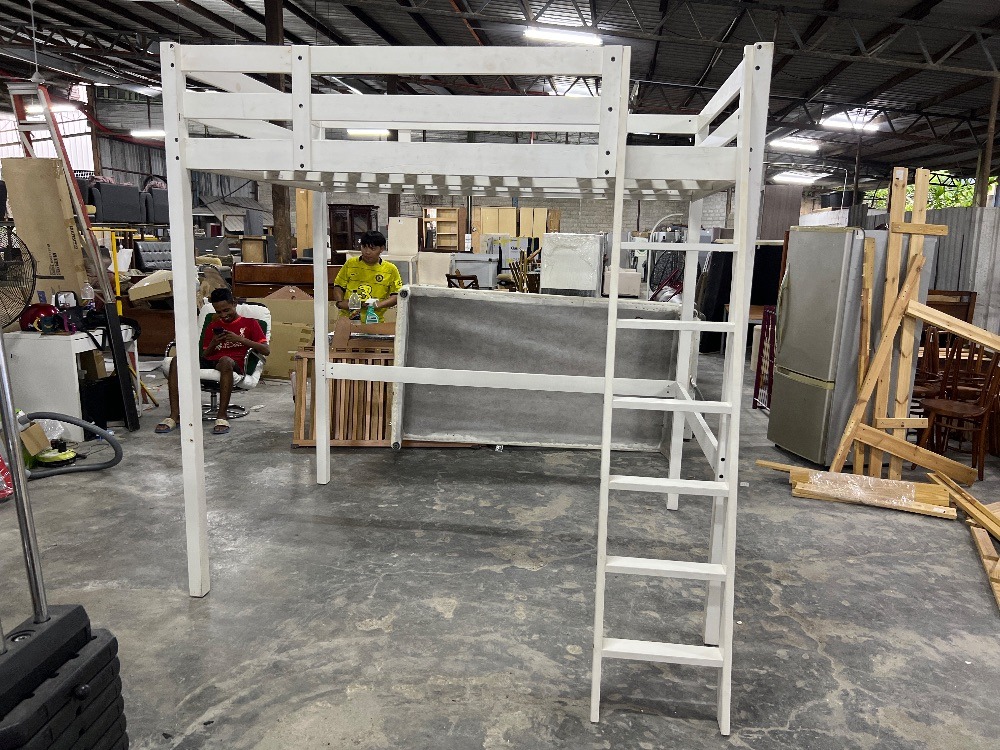 Wooden Queen Size Loft Bed Frame / Rangka Katil Loteng Saiz Queen Kayu