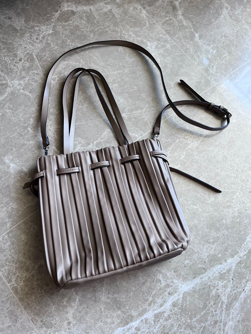 Zara Shoulder bag in beige, Women's Fashion, Bags & Wallets, Shoulder