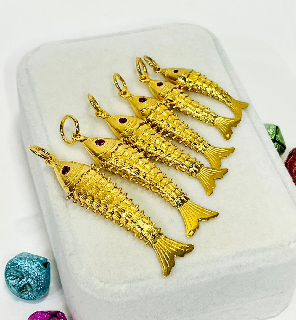 916 22K Gold Fish Pendant X6981 to X7164