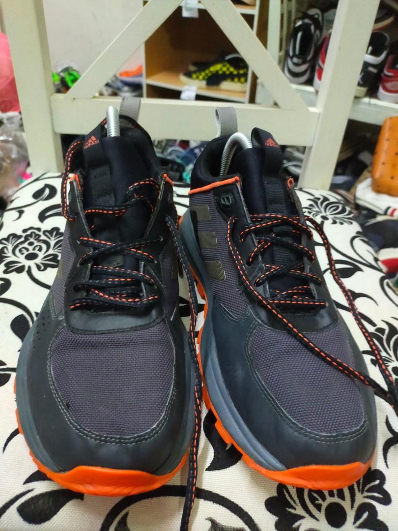 Adidas hotsell traxion hiking