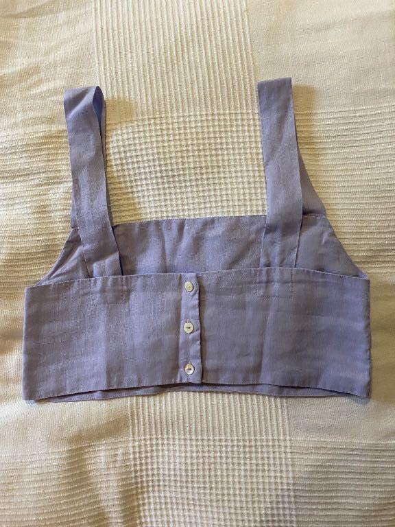 Araw The Line Ube Crop Top (Category: Sleeveless) located in Muntinlupa City. Submitted by sabmi (Listing ID 1170933054, Image 3). Description: Barely used, in great condition. Size small. .
