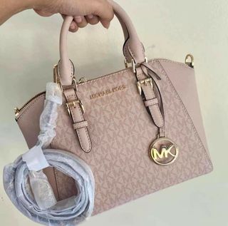 (Category: ) located in . Submitted by janelovebagswatchesshoesph (Listing ID 1179365067, Image 1). Description: .