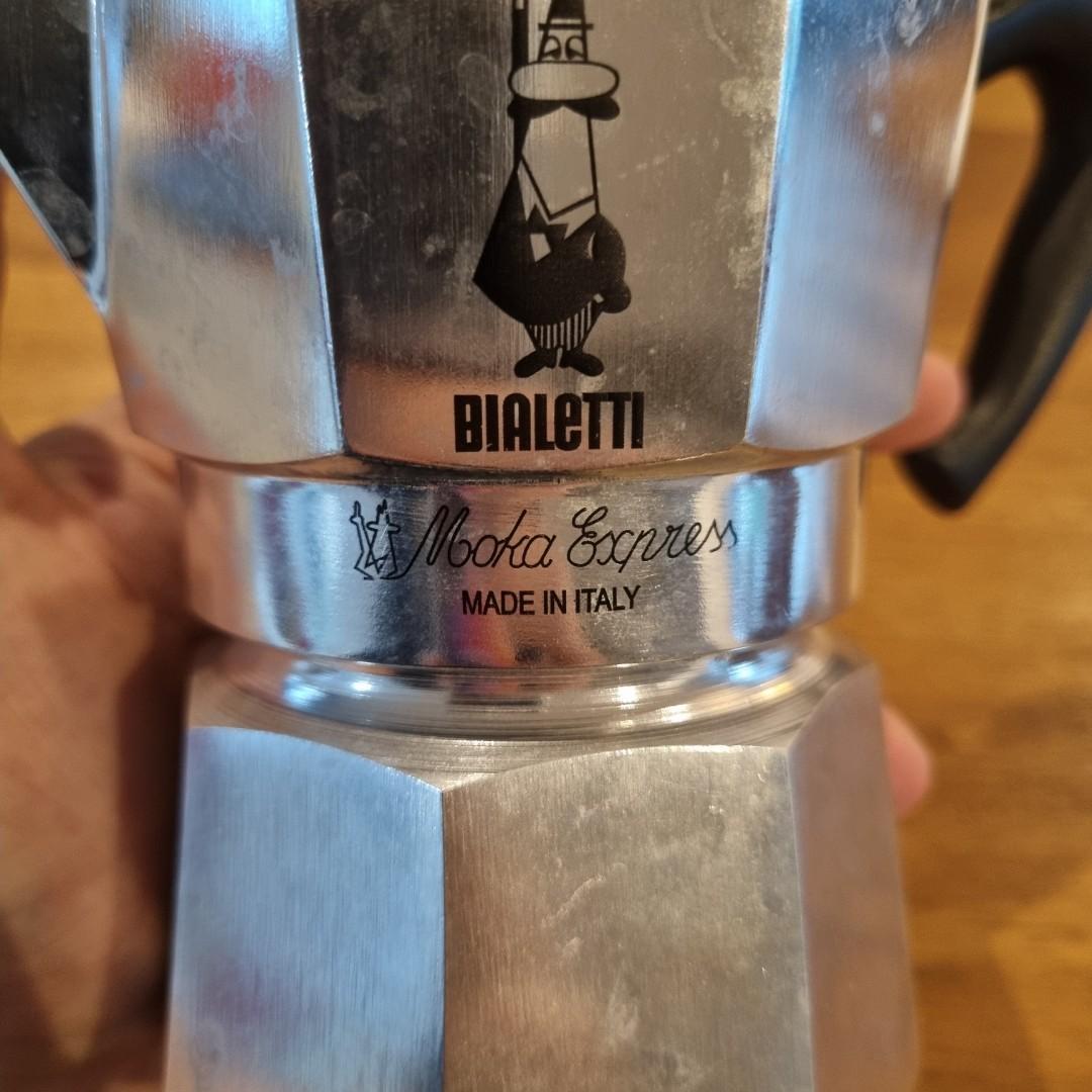 Bialetti Moka Pot Moka Express made in italy, TV & Home Appliances