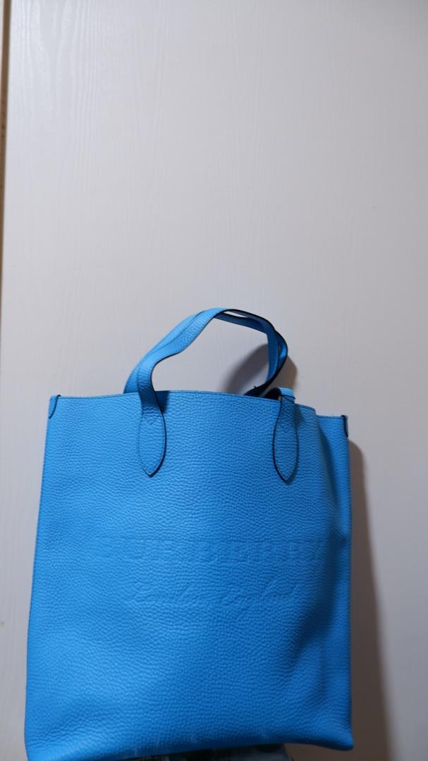 Burberry neon tote shop