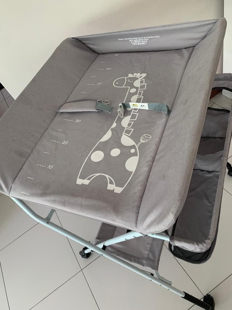 Diaper changing bed, Babies & Kids, Bathing & Changing, Changing Mats