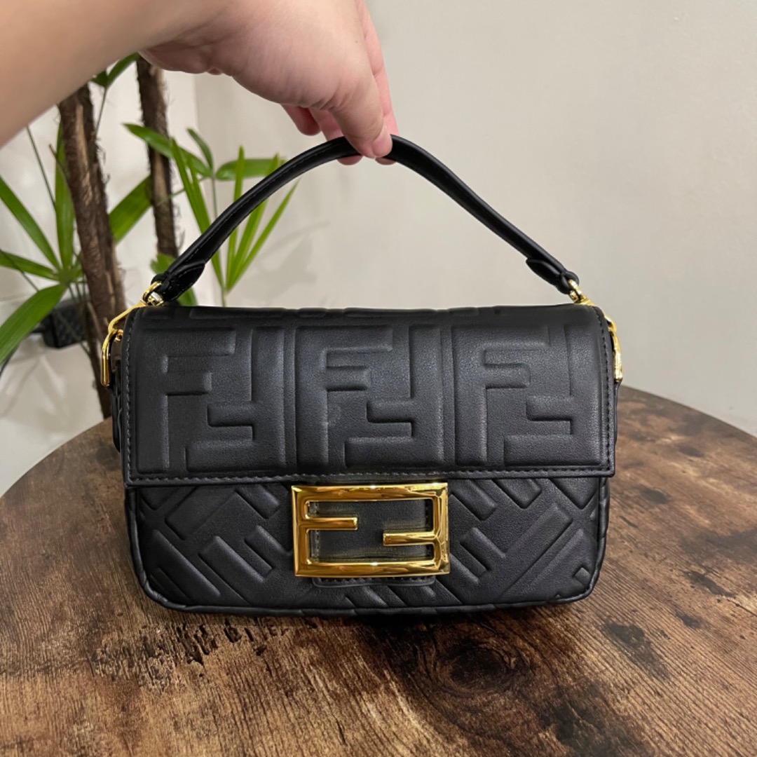 Fendi mini baguette sale black