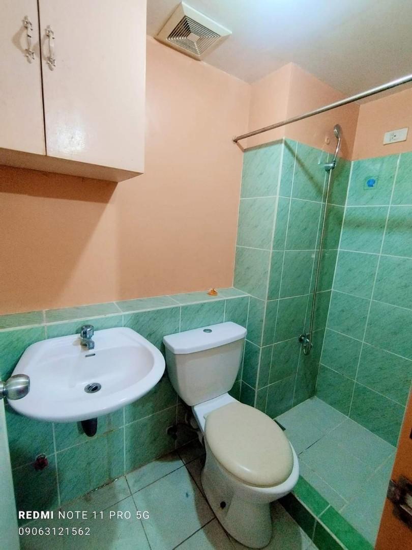 ForRent HamptonGardensCondominium Located at 100 C raymundo barangay