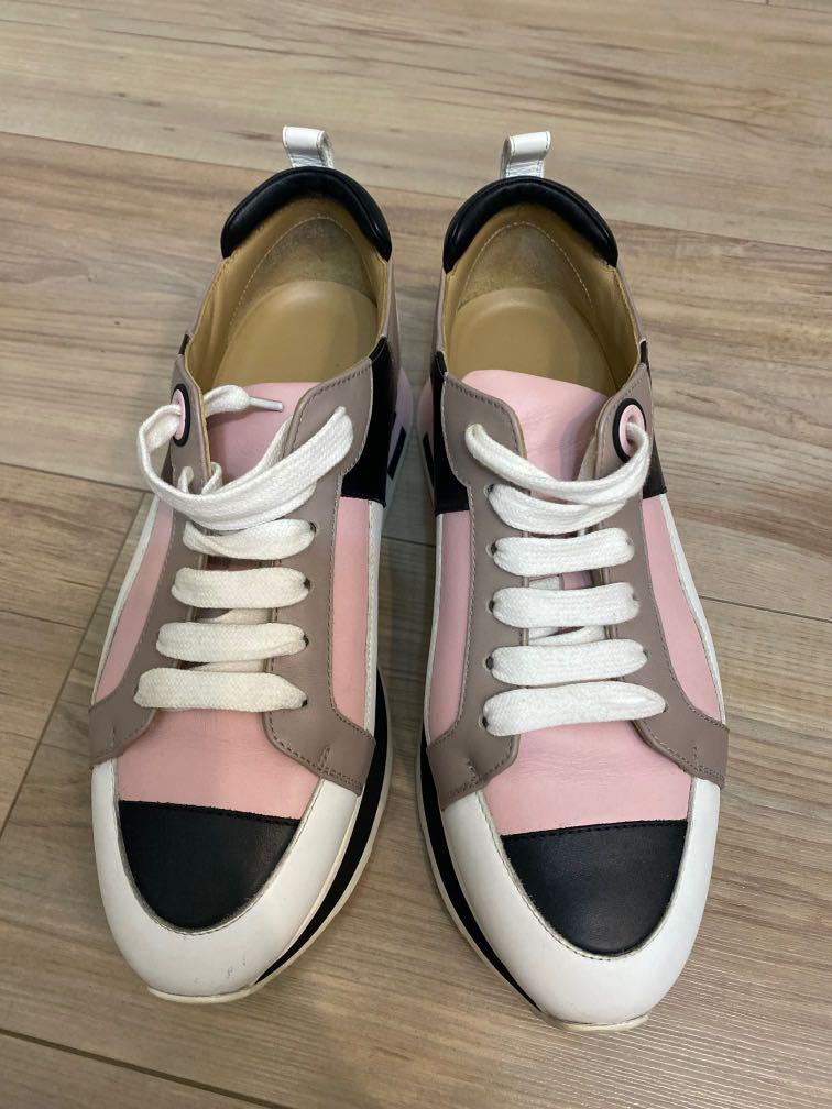 Hermes rebus sneaker shop