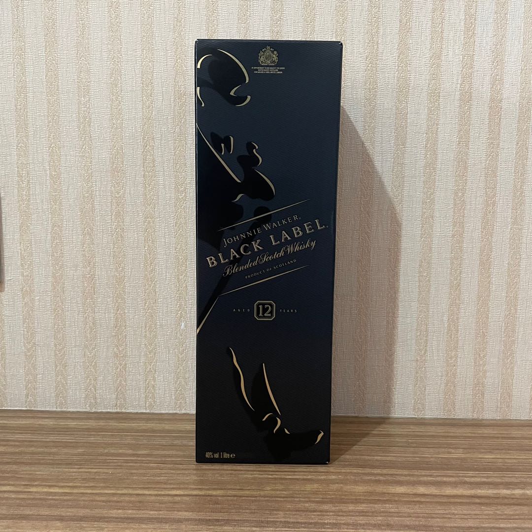 Johnnie Walker Black Label 1L, Makanan & Minuman, Minuman ...