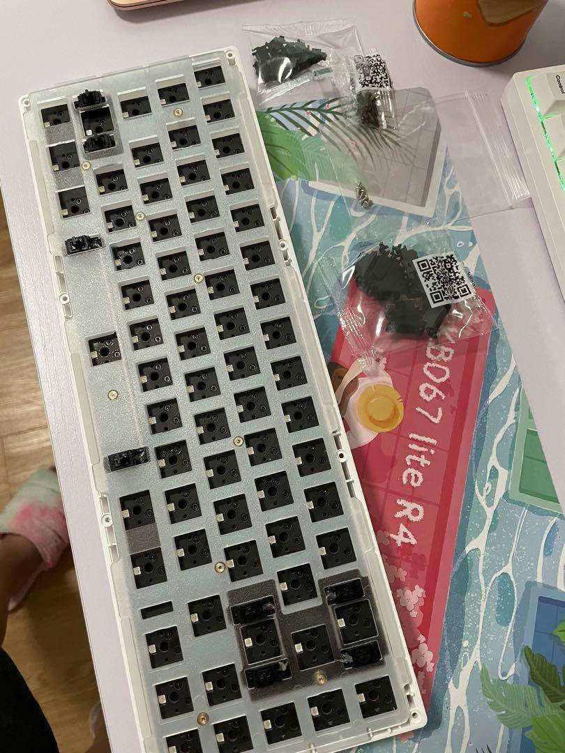 KBD67 lite r4 white DIY Kit, Computers & Tech, Parts & Accessories 