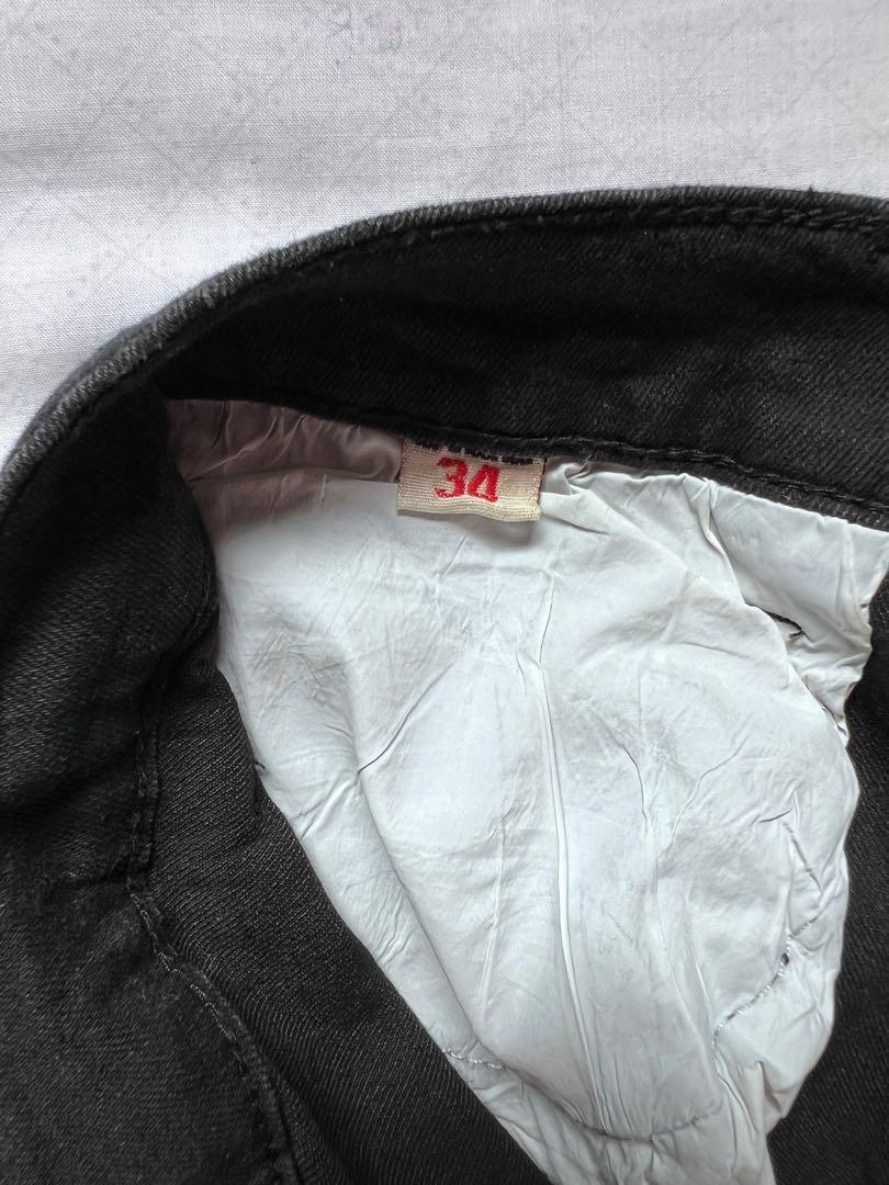 Levi’s black pants (Category: Jeans) located in Rizal, Mindoro Occidental. Submitted by pingket (Listing ID 1179352081, Image 3). Description: Rfs: Decluttering Size: 34 Length: 38.