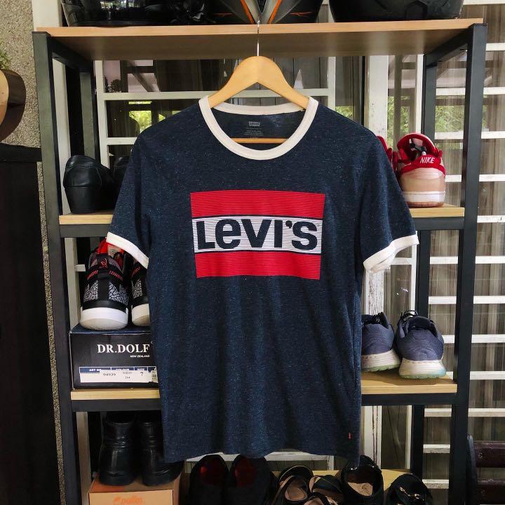 LEVI'S GRAPHIC TEE, Fashion, Tops & Sets, Tshirts & Polo Shirts Carousell