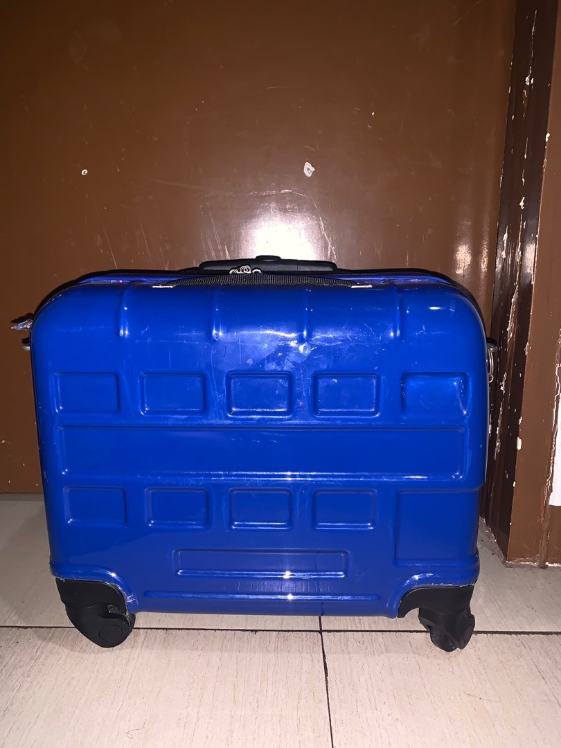 Luggage hand carry, Hobbies & Toys, Travel, Luggage on Carousell