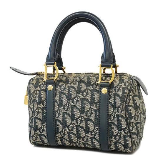 MINI CHRISTIAN DIOR 2011 TROTTER BOSTON (Category: Luxury Bags & Wallets) located in Cagayan de Oro. Submitted by moiobsession (Listing ID 1179274488, Image 1). Description: Authentic Comes with padlock Follow us on instagram @moi_obsession_ph.
