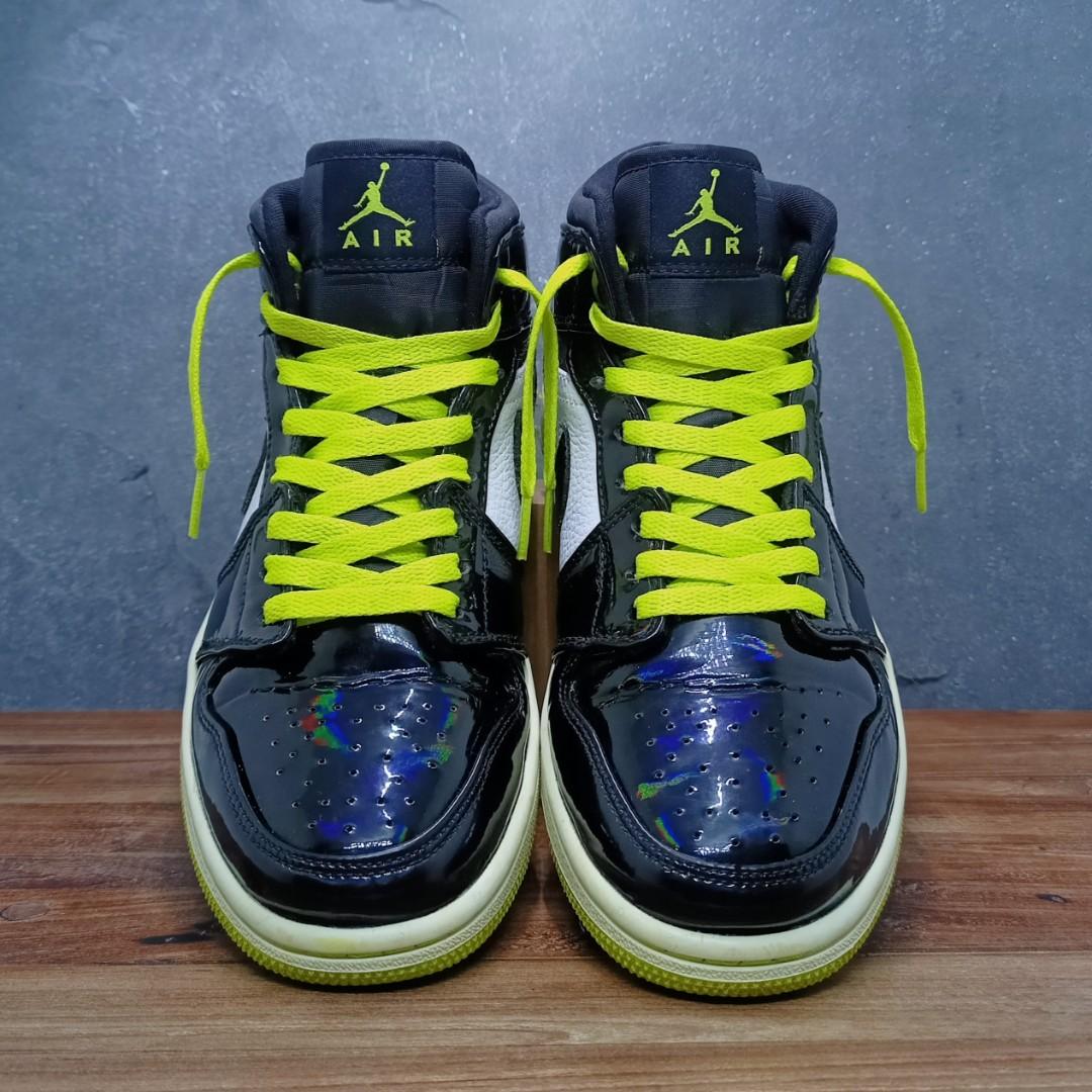 Jordan 1 mid black cyber mystic green sale