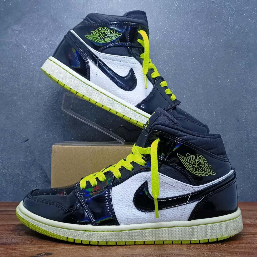 Jordan 1 mid black cyber shop mystic green