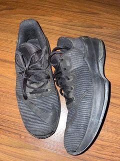 Nike air max infuriate II Basketball / running shoes for womens