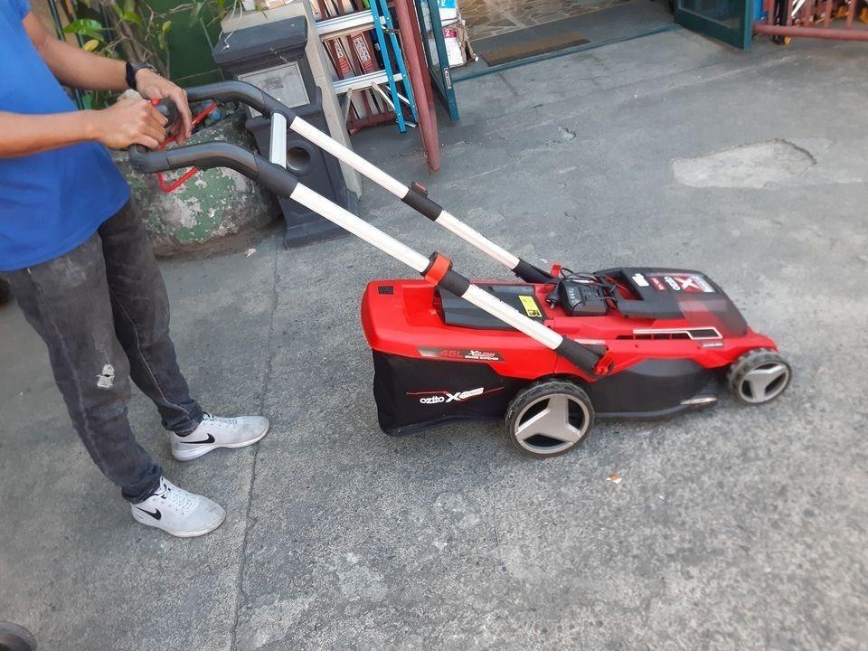 Ozito telescopic outlet lawn mower