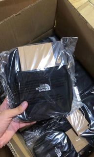 （分類：）位於 。 由 MiniBlue_ 提交（商品編號 1179352319，圖片 1）。簡介： 。