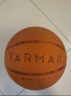 Tarmak R100 basketball