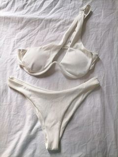 (Category: ) located in . Submitted by summerpasc (Listing ID 1179353029, Image 1). Description: .