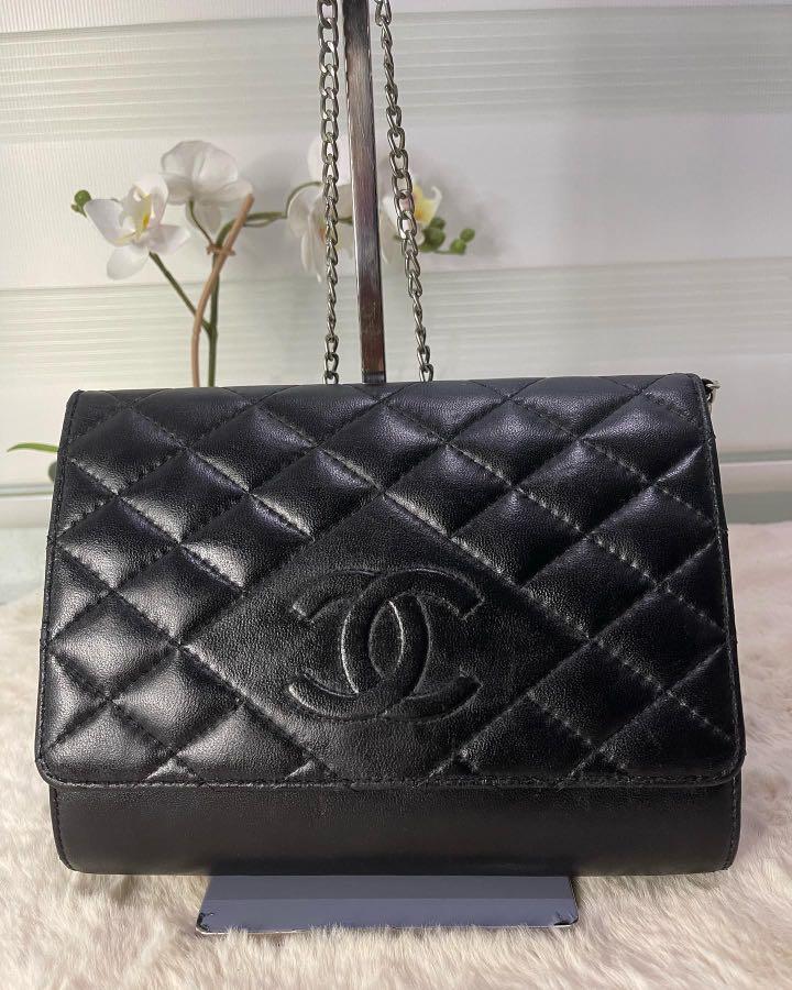 Chanel sling hotsell shoulder bag