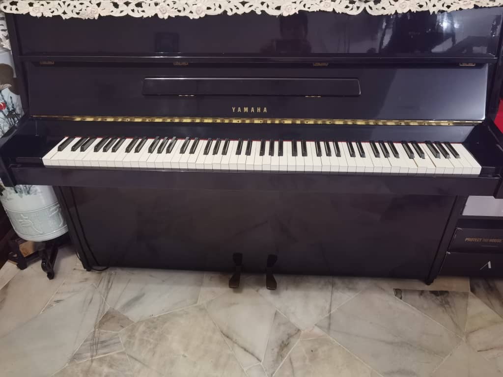 Yamaha LU80 Upright Piano