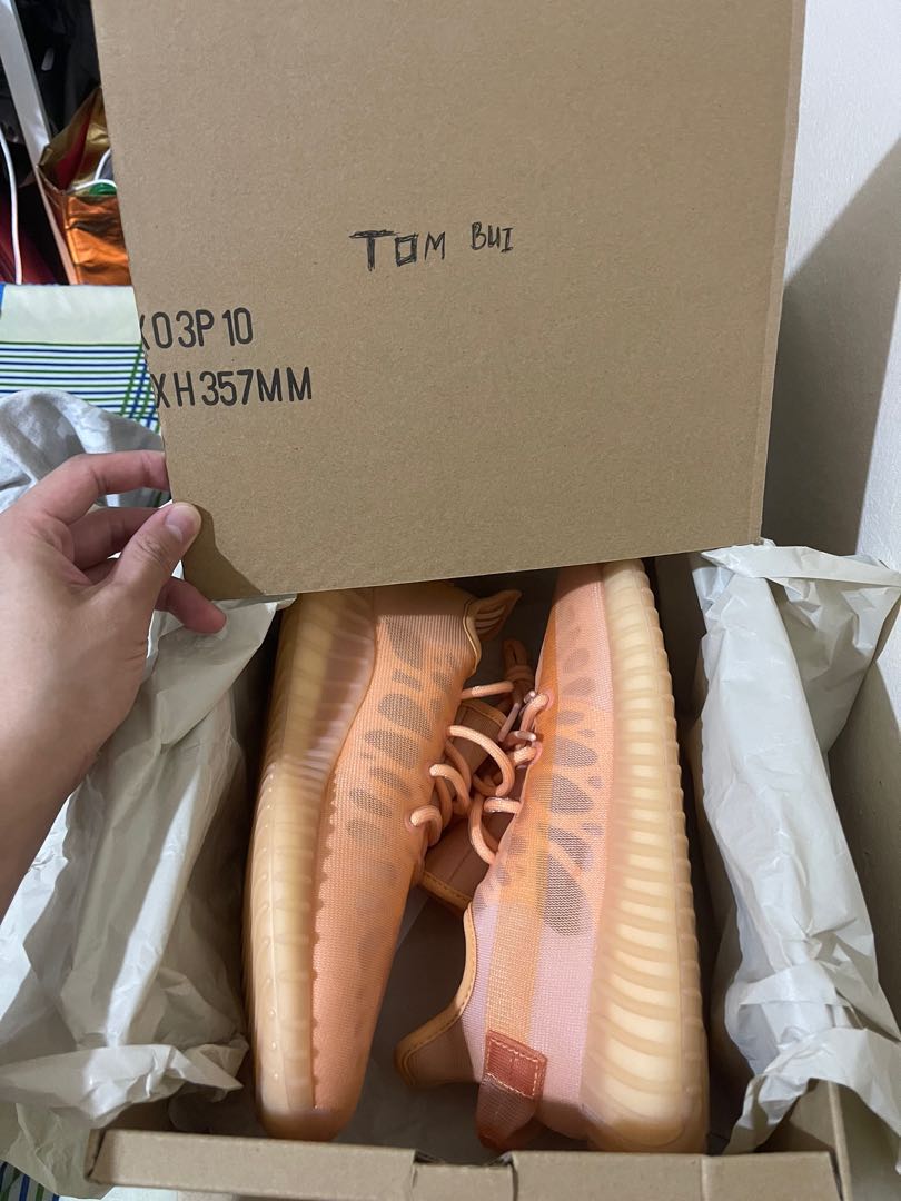 Yeezy 350 v2 Mono Clay us8, Women's Fashion, Footwear, Sneakers on