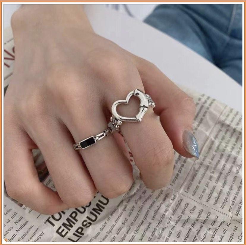 2 pieces Hollow black love ring Hip hop cold wind trend open