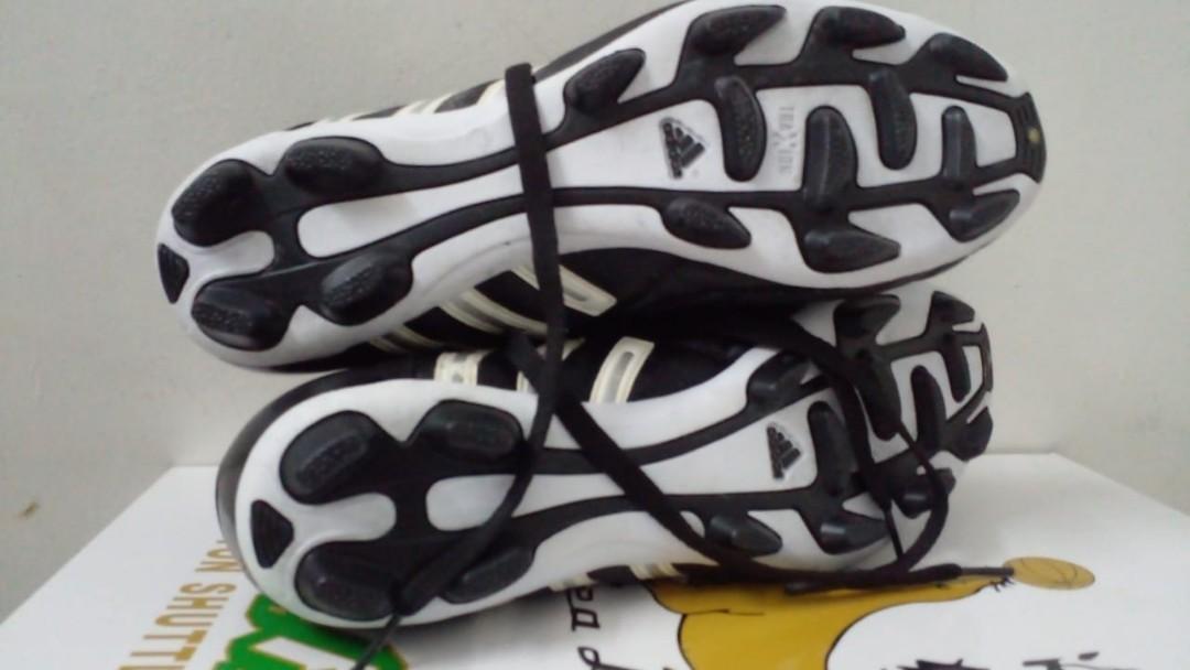 Adidas sample traxion, Sports Equipment, Other Sports Equipment and ...