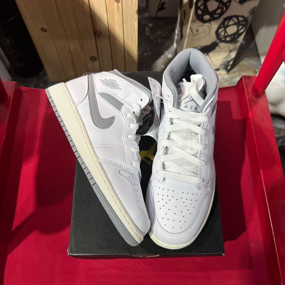 Brand New 波鞋Nike Air Jordan 1 Mid 554725-135, 女裝, 鞋, 波鞋