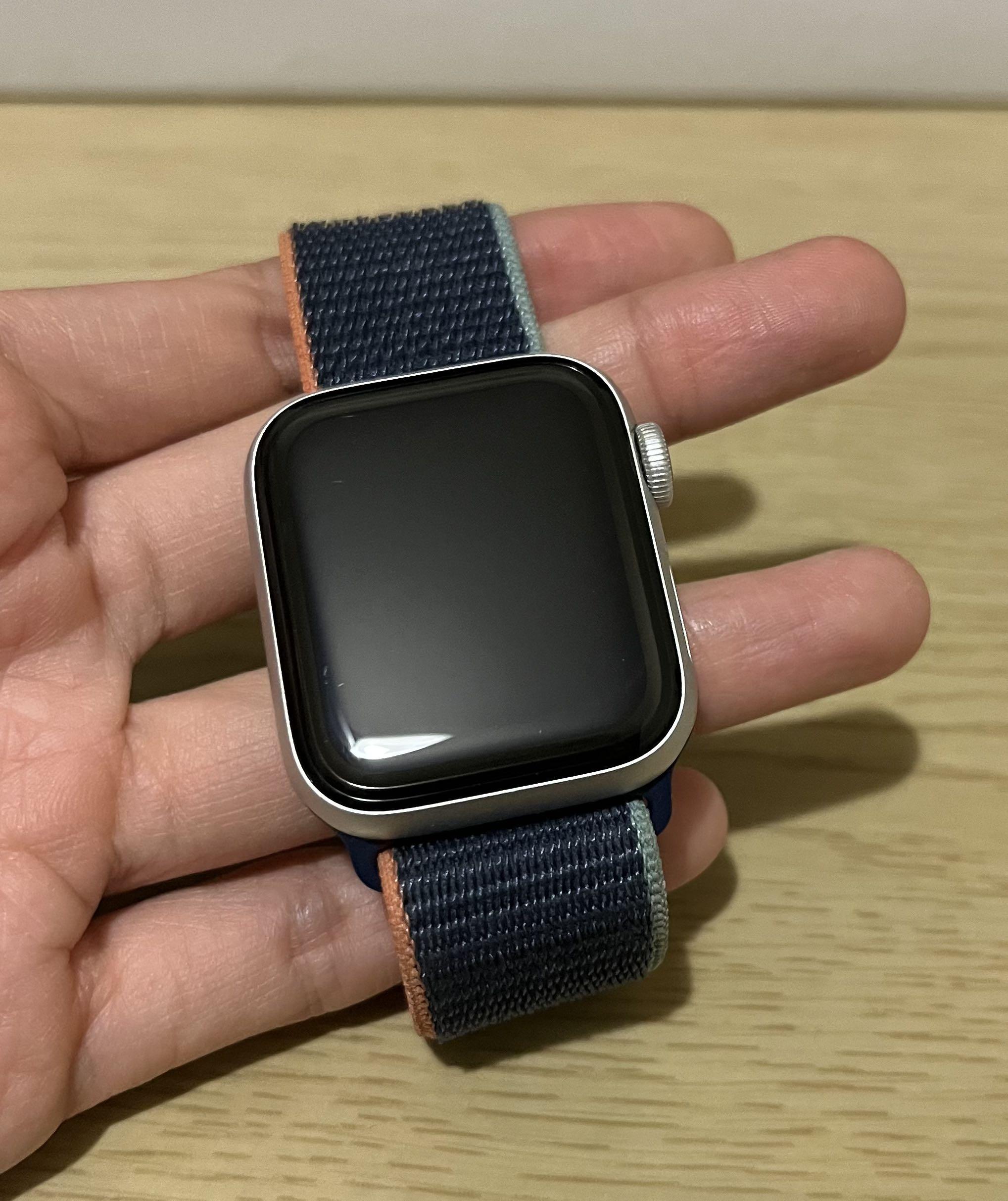 ほぼ未使用品】Apple Watch SE 第二世代 セルラー ミッドナイト-