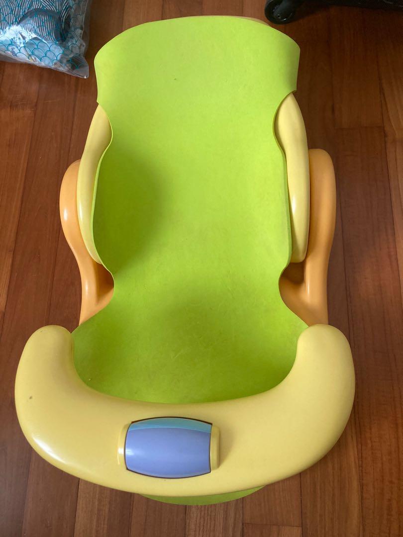 Aprica baby bath chair, Babies & Kids, Bathing & Changing, Bathtub & Bath Accessories on Carousell