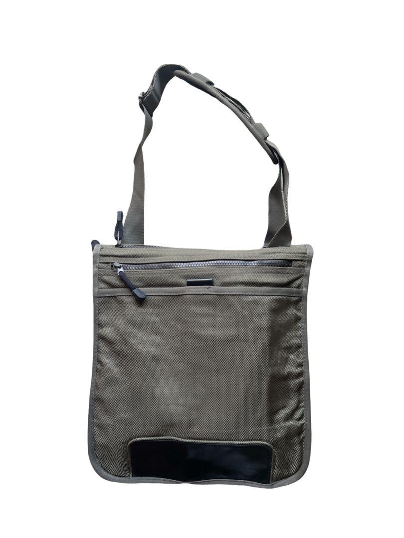 Banana republic store sling bag