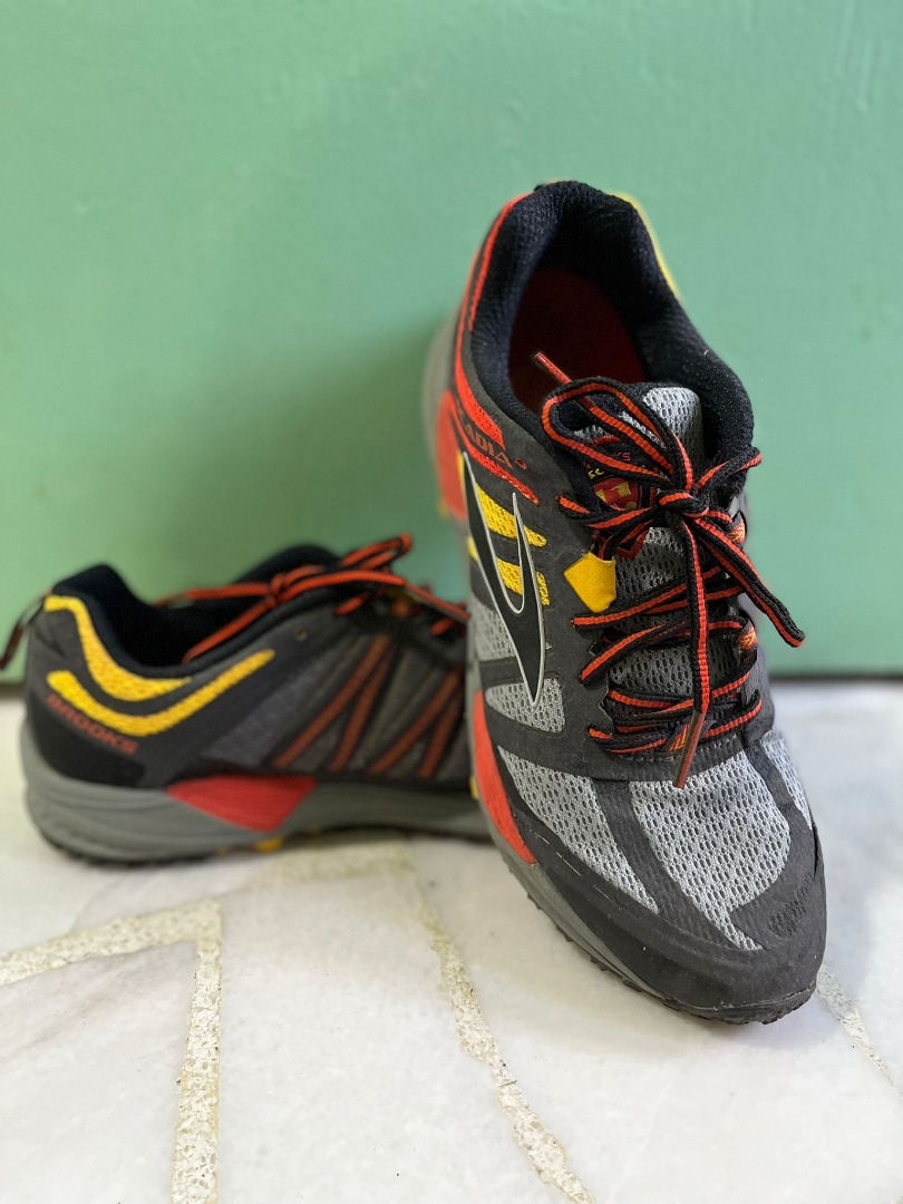 brooks hiking shoes