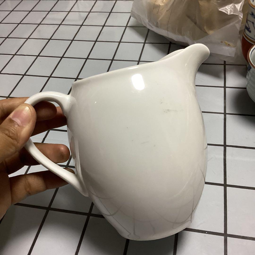 Ceramic Milk Jar (Category: Coffee & Tea Tableware) located in Baliuag. Submitted by importeditemsbykimi (Listing ID 1179564964, Image 2). Description: Can still be used Minimal hairline.