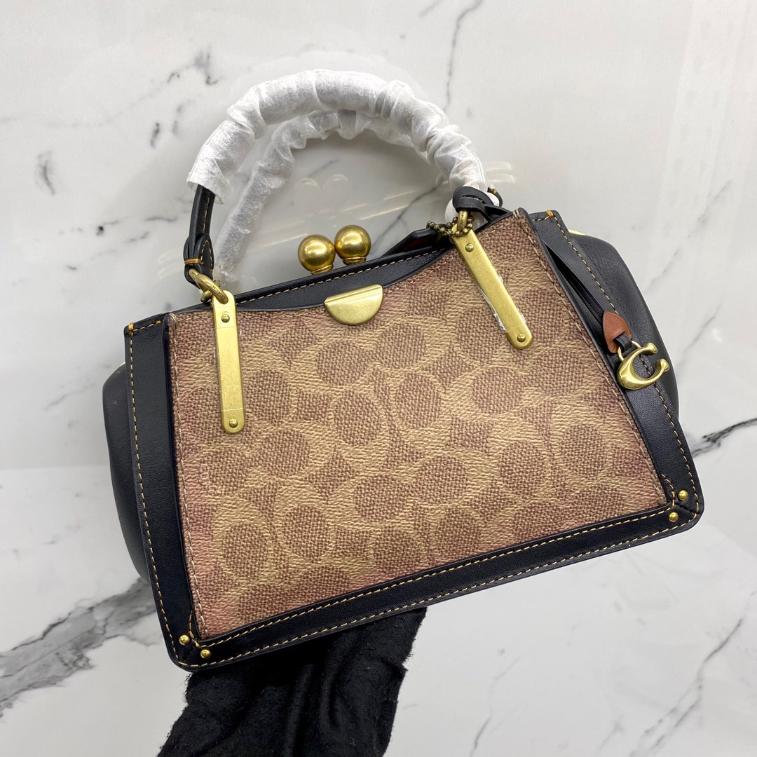 COACH BLACK LEATHER KISSLOCK DREAMER 21 73936 2WAY SHOULDER BAG 227017329 Women s Fashion Bags Wallets Shoulder Bags on Carousell