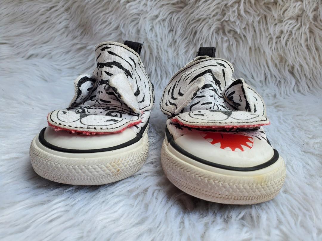 Infant white converse size 6 deals