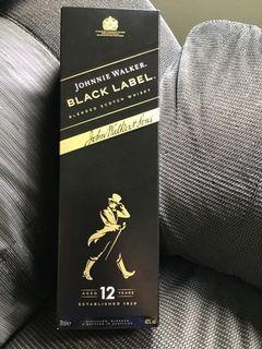 JOHNNIE WALKER BLACK LABEL (AGED 12 YEARS)  BLENDED SCOTCH WHISKY