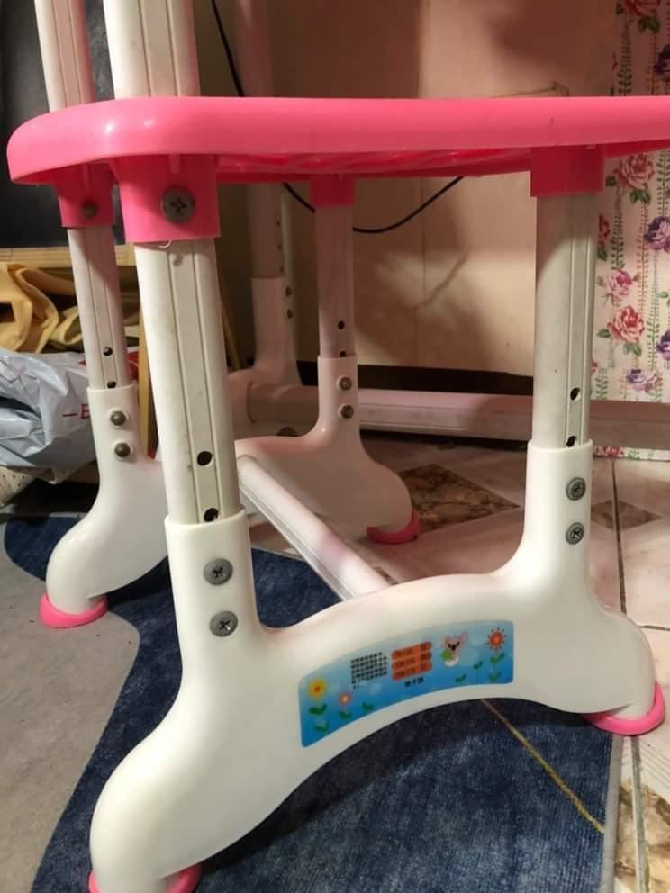 Kiddie Study Table & Chair with Ringlight, Babies & Kids, Baby Nursery