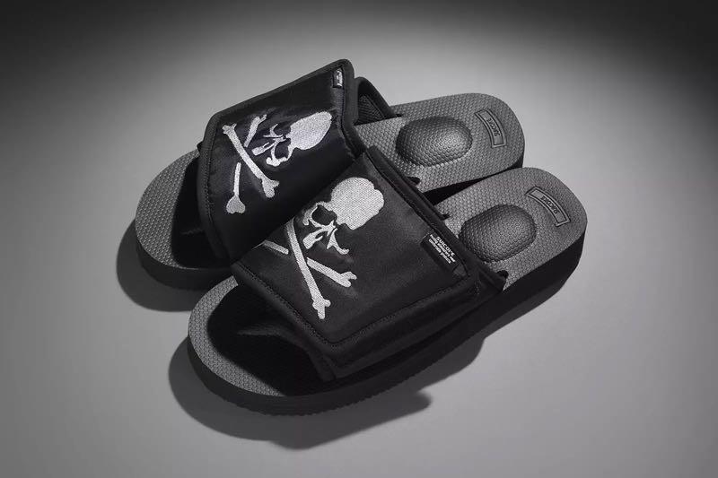 Mastermind x Suicoke Slip ons US9 Men s Fashion Footwear