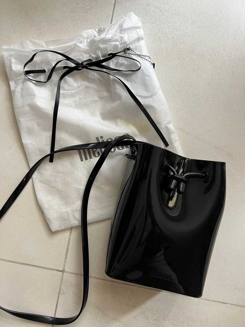 Melissa Bucket Bag in Black Women s Fashion Bags Wallets Cross body Bags on Carousell
