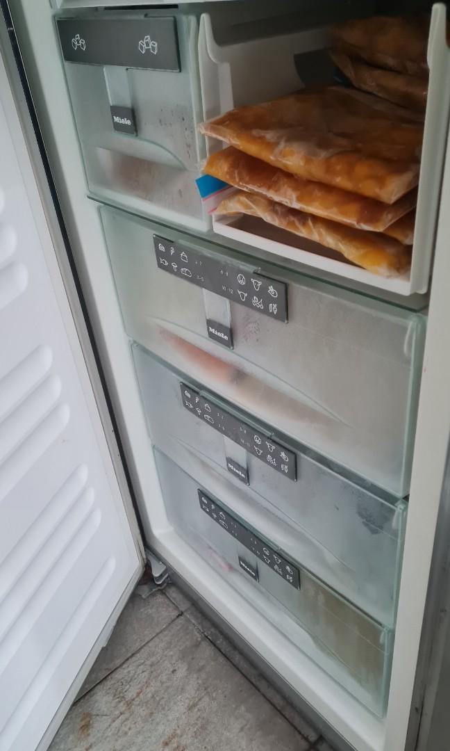 Miele wine fridge / freezer, TV & Home Appliances, Kitchen Appliances