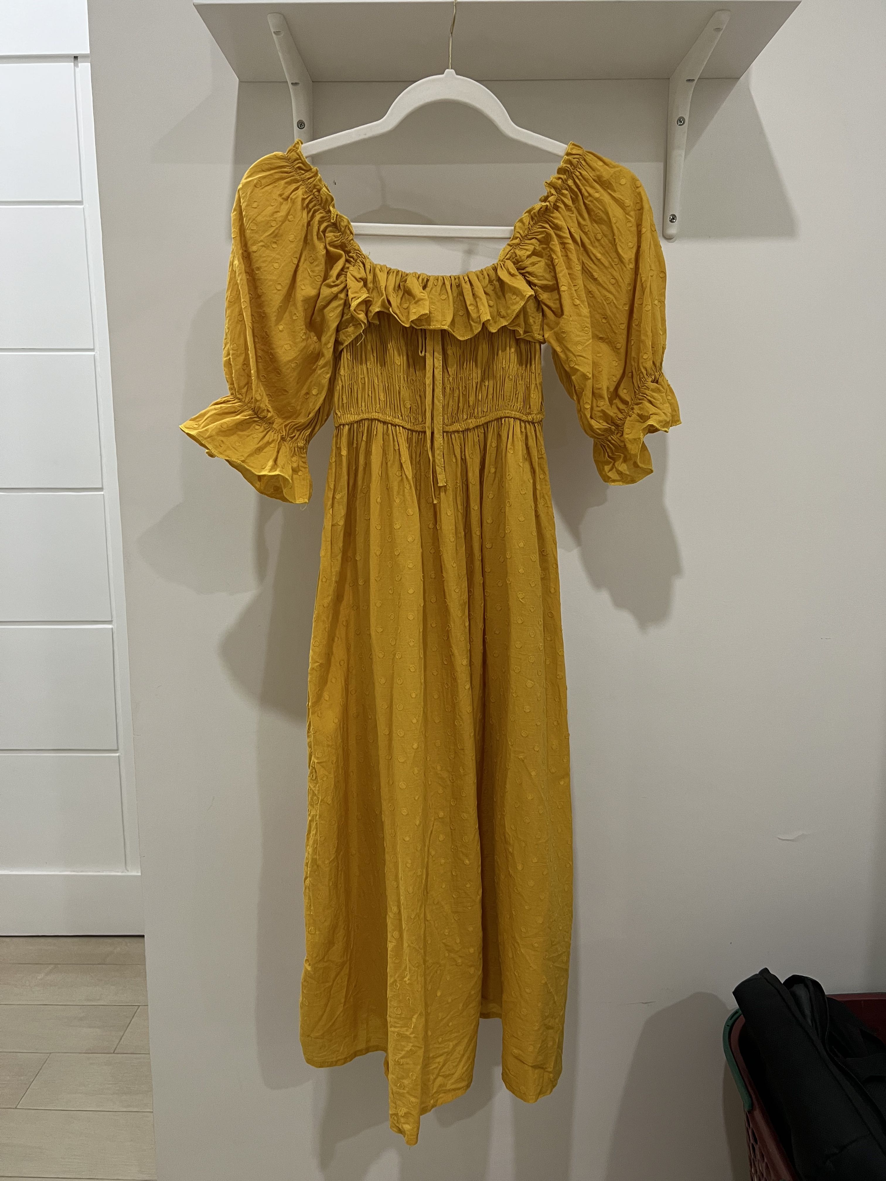 Women Yellow Puff Sleeve Pockets Velour Dress main image 0
