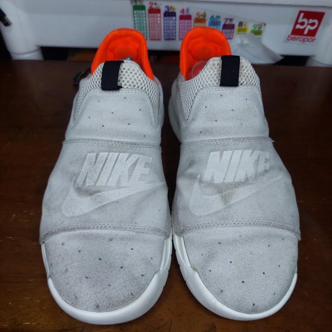 Nike men's shop benassi slip sneaker