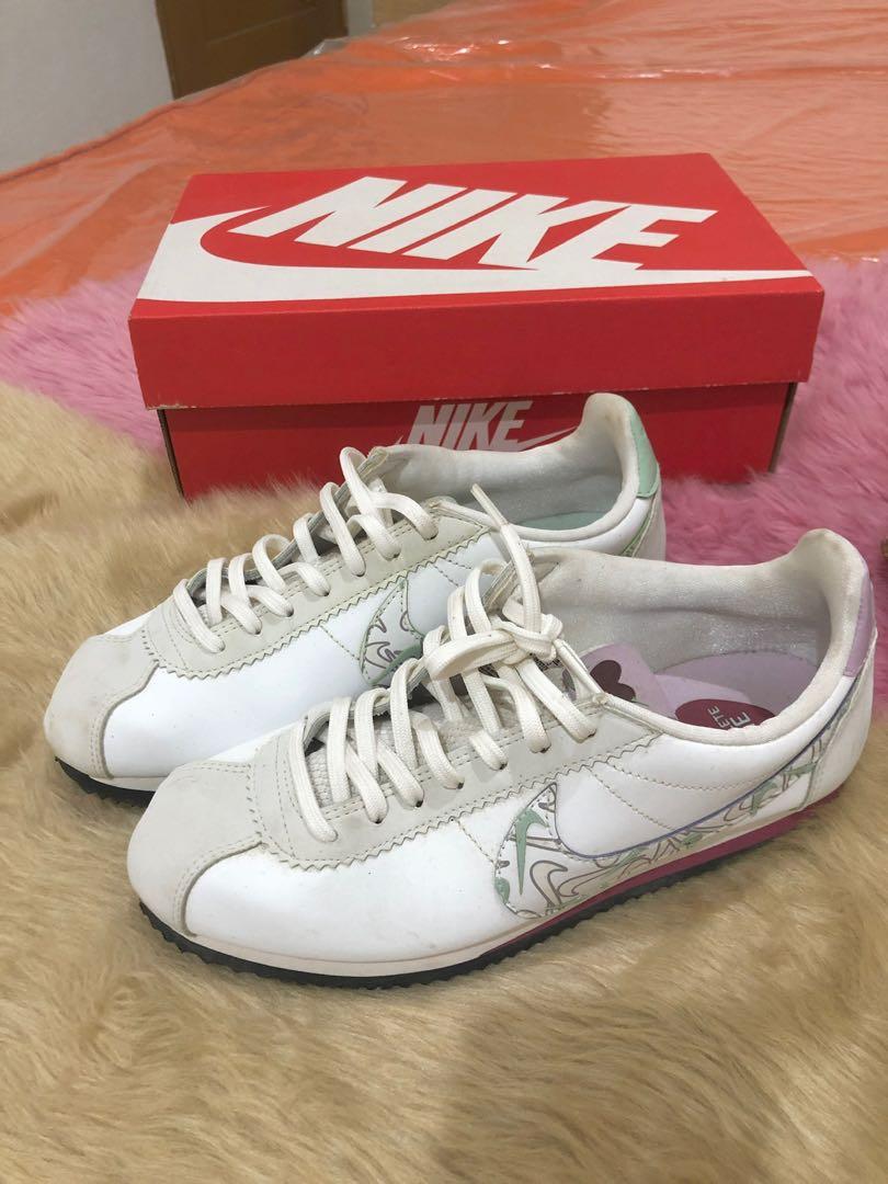 Nike cortez special edition on sale