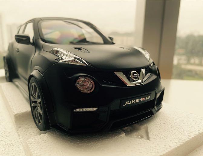 Nissan Juke R2.0 Black Autoart 1/18, Hobbies & Toys, Toys & Games