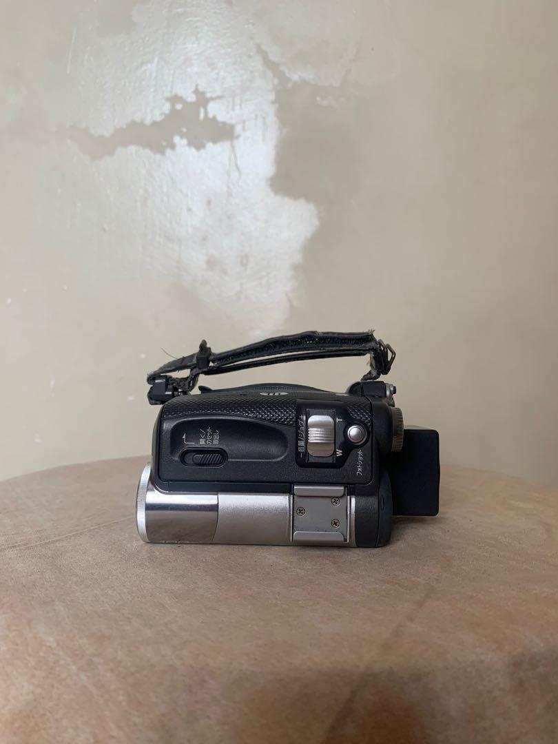 Panasonic Mini DV handycam w/ card slot, Photography, Cameras on Carousell