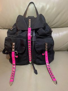 （分類：）位於 。 由 selling.luxury 提交（商品編號 1179504592，圖片 1）。簡介： 。