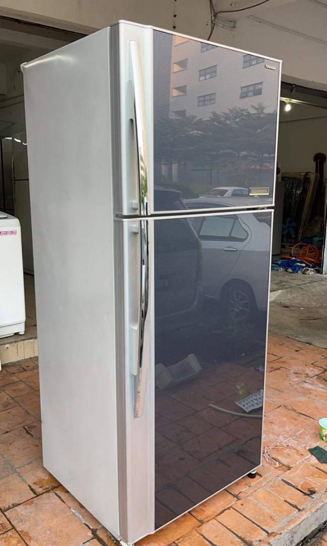Toshiba auto ice maker fridge, TV & Home Appliances, Kitchen Appliances